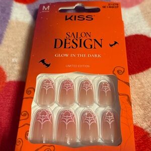 KISS Limited Edition Glow Nail Set with Pink Spider Webs